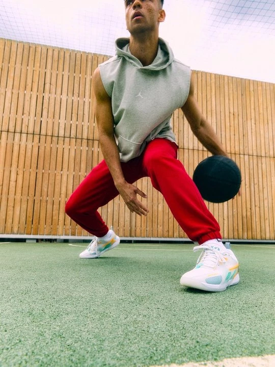 Foto van product Basketbalschoenen Jordan crème