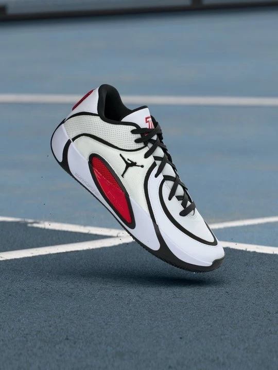 Foto van product Basketbalschoenen Jordan wit