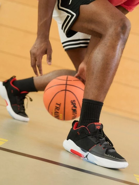 Foto van product Basketbalschoenen Jordan zwart