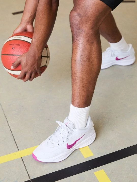 Foto van product Basketbalschoenen Nike grijs