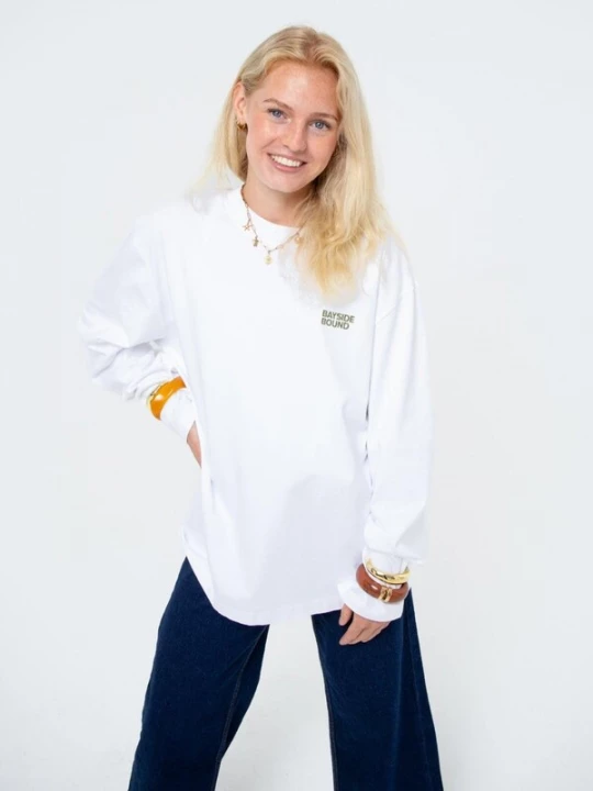 Foto van product BAYSIDE BOUND Oversized shirt 'THE BAYSIDE UNISEX LONGSLEEVE' wit