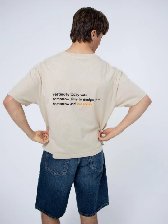 Foto van product BAYSIDE BOUND Shirt 'THE SUNRISE UNISEX BOXY TEE' lichtbeige