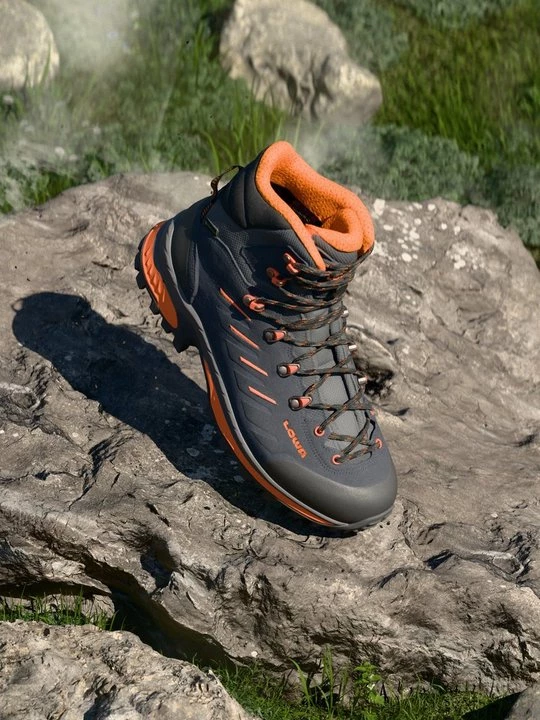 Foto van product Bergschoenen Lowa donkerblauw