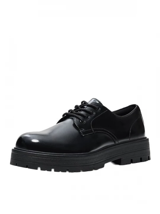 Foto van product Bershka Veterschoen zwart