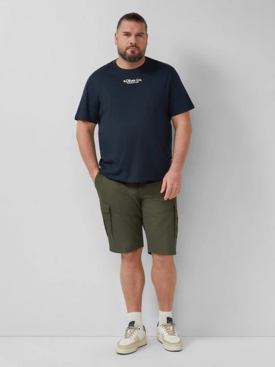 Foto van product Bestand: Cargo shorts met logodetails s.Oliver olijfgroen