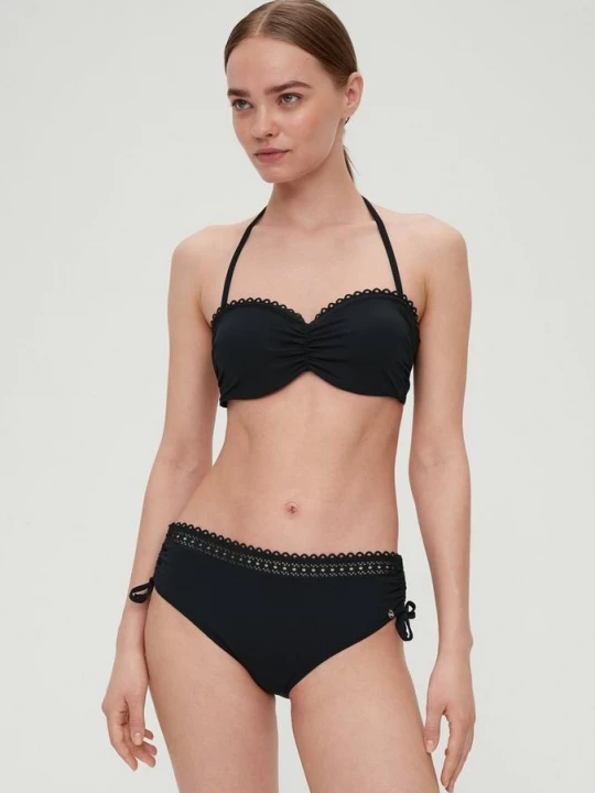 Foto van product Bikinitop met bandeaumodel en plooitjes s.Oliver zwart