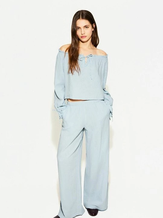 Foto van product Blouse Bershka lichtblauw