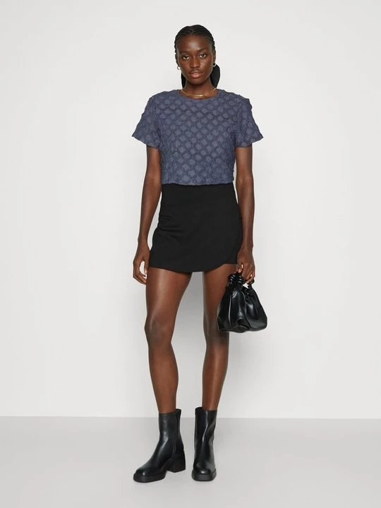 Foto van product Blouse SOMETHINGNEW donkerblauw denim