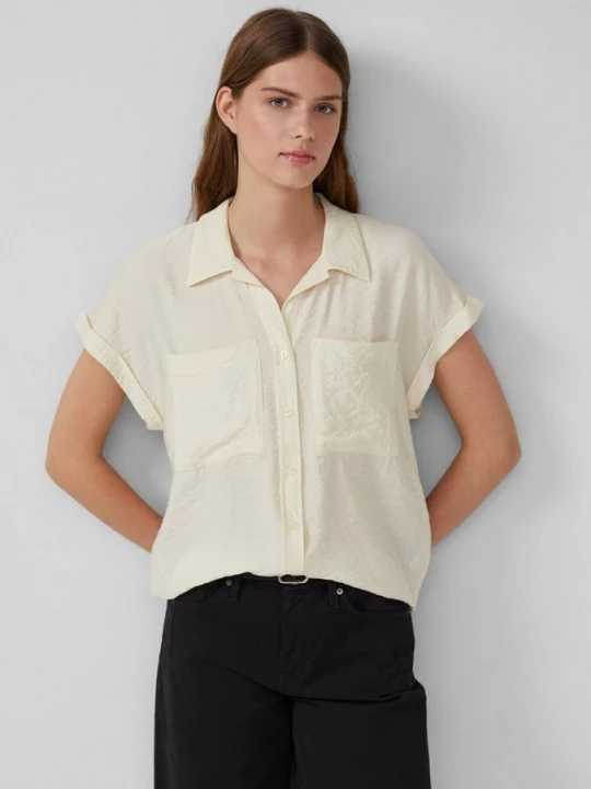 Foto van product Blouse van een gestructureerde viscosemix met opgestikte zak s.Oliver crème