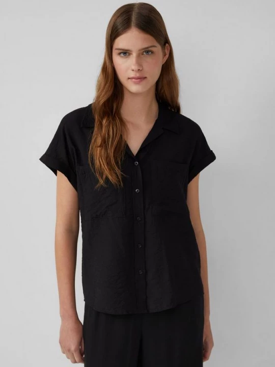 Foto van product Blouse van een gestructureerde viscosemix met opgestikte zak s.Oliver zwart