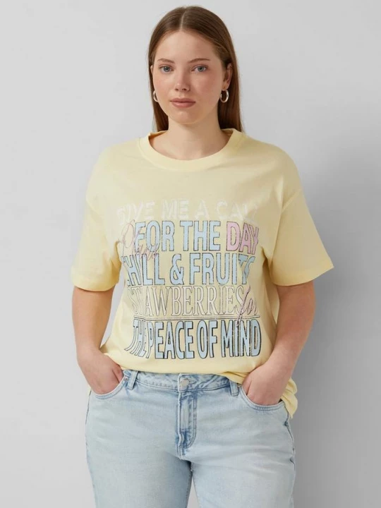 Foto van product Boyfriend shirt met tekstopdruk QS geel