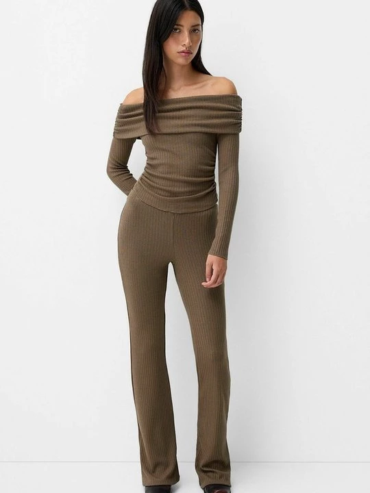 Foto van product Broek Bershka donkerbruin