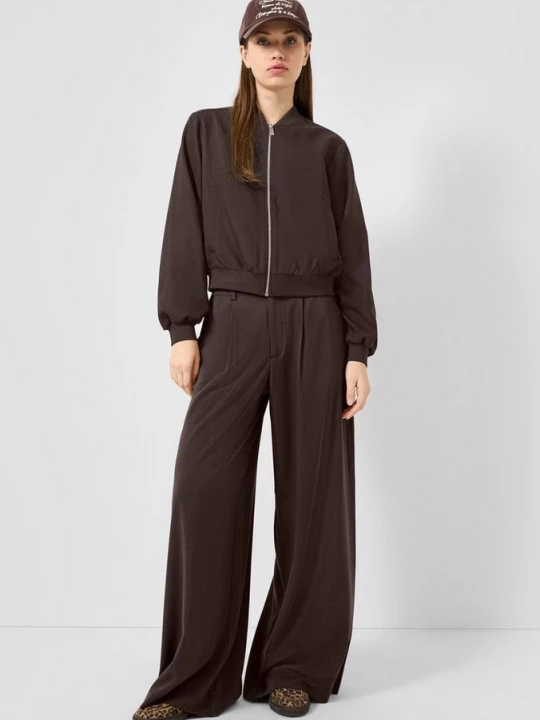 Foto van product Broek met plooien | QS x Vanessa Mai bruin