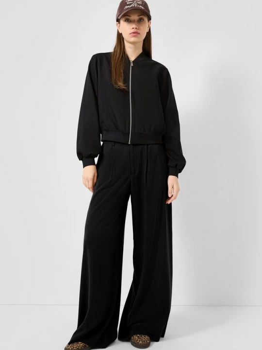 Foto van product Broek met plooien | QS x Vanessa Mai zwart