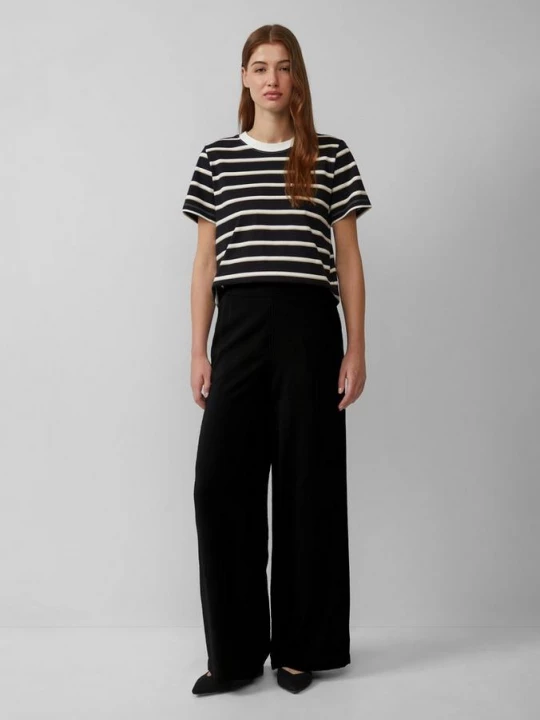 Foto van product Broek met wijde pijpen in een losse pasvorm met een elastische tailleband s.Oliver zwart