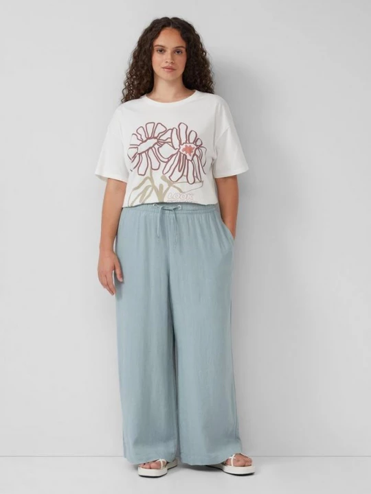 Foto van product Broek met wijde pijpen van een linnenmix QS groen