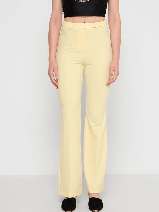 Foto van product Broek Patrizia Pepe lichtgeel