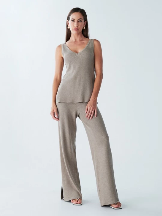 Foto van product BWLDR Top 'ELENOR' greige