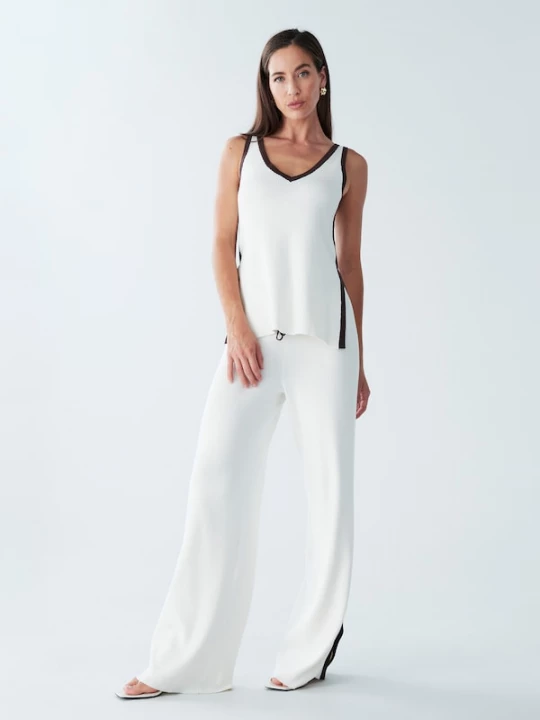 Foto van product BWLDR Top 'ELENOR' ivoor / zwart