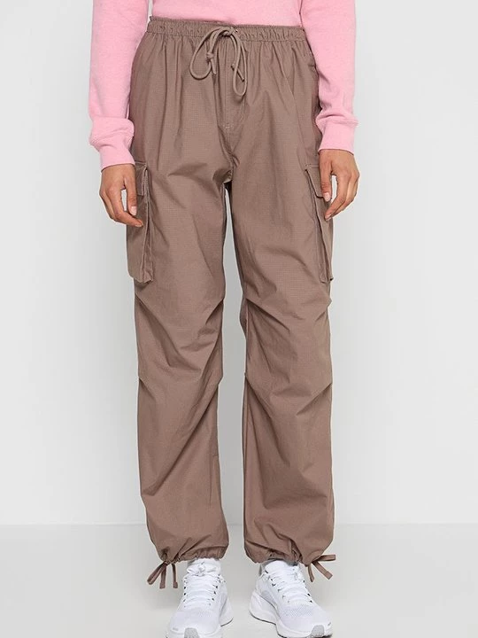 Foto van product Cargobroek Nike bruin