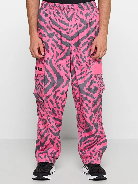 Foto van product Cargobroek Nike donkerroze