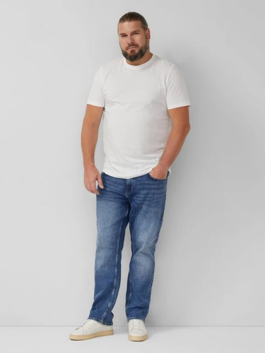 Foto van product Casby jeans / Relaxed Fit / Halfhoog / Rechte pijp s.Oliver blauw
