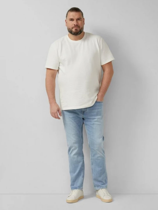 Foto van product Casby jeans / Relaxed Fit / Halfhoog / Rechte pijp s.Oliver blauw