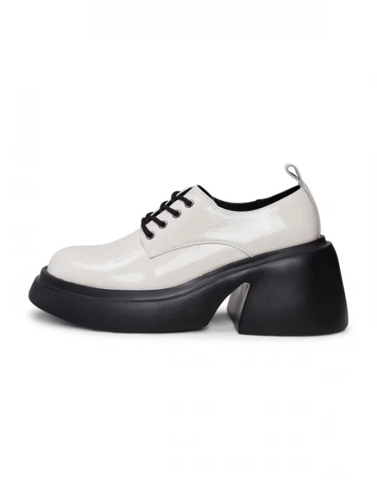 Foto van product CESARE GASPARI Sportieve veterschoen wit