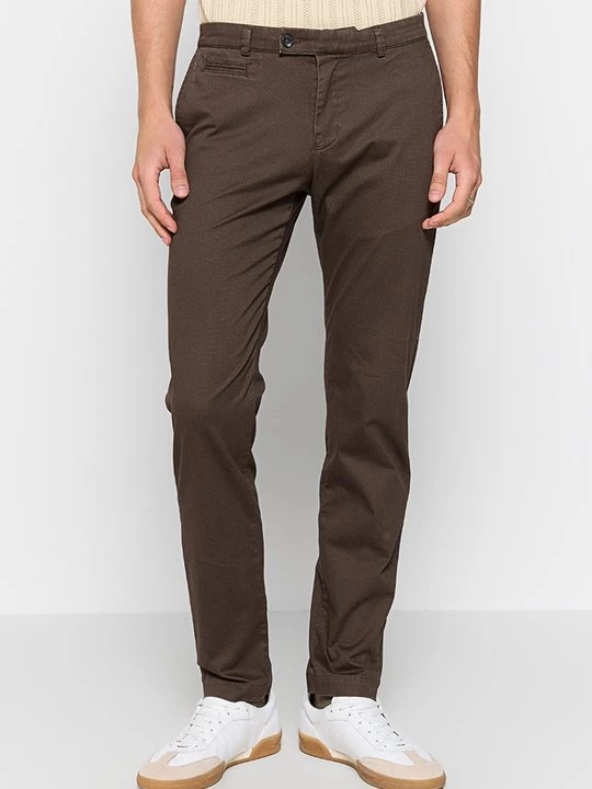 Foto van product Chino Bugatti bruin