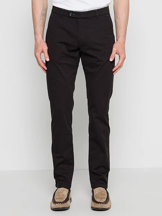 Foto van product Chino Bugatti zwart
