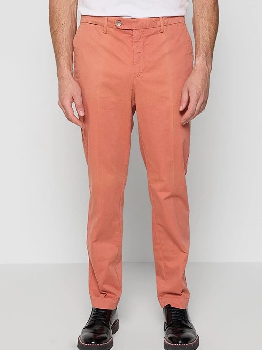 Foto van product Chino Hackett London lichtrood