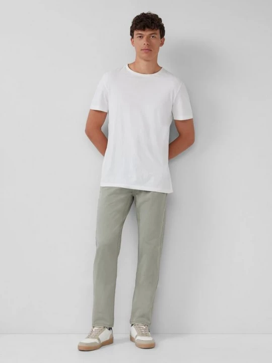 Foto van product Chino's van katoenmix met decoratieve stiksels s.Oliver olijfgroen