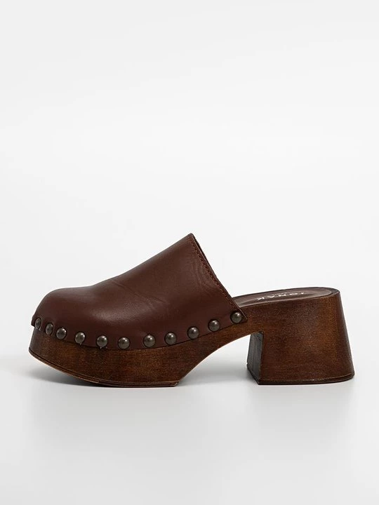 Foto van product Clogs Jonak bruin