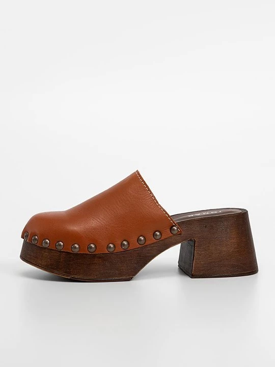 Foto van product Clogs Jonak cognac