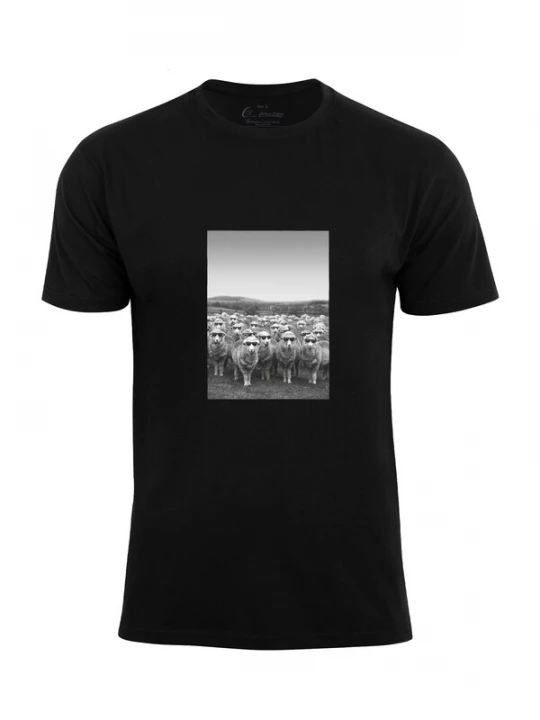 Foto van product Cotton Prime Shirt 'Schafe Mit Sonnenbrille' donkergrijs / zwart / offwhite