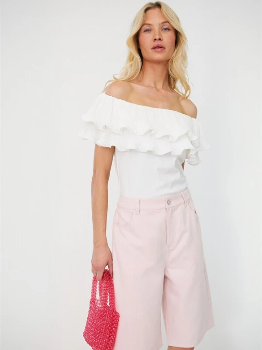 Foto van product Crās Top ' Flouncecras ' offwhite