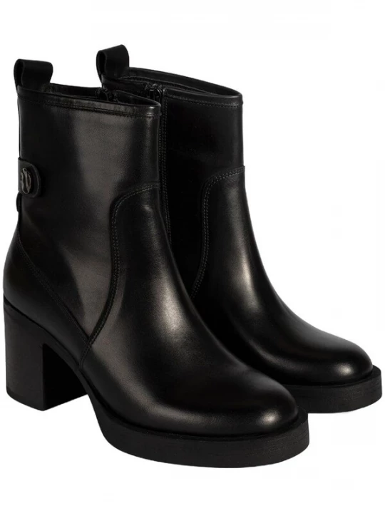 Foto van product Desa Boots 'Plateau-Stiefel' zwart