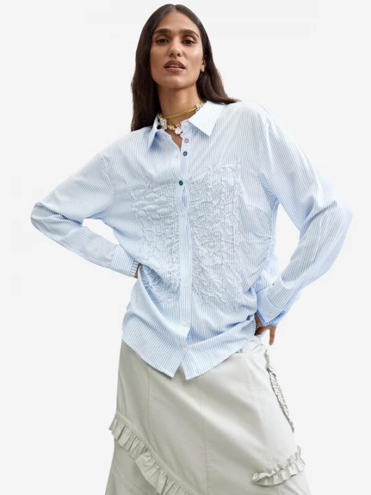 Foto van product Desigual Shirt 'CAM_DANUBIO 26WWCW10' lichtblauw