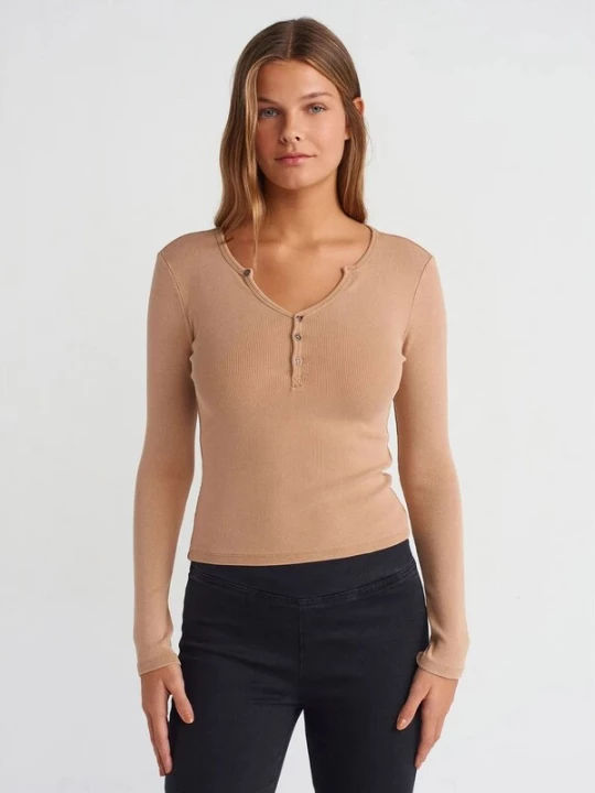 Foto van product Dilvin Shirt beige