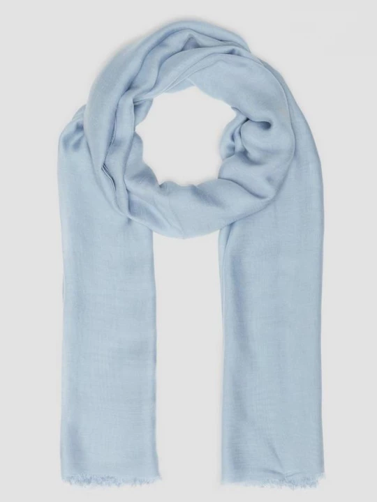 Foto van product Elegante sjaal van verkoelende zijden mix s.Oliver blauw