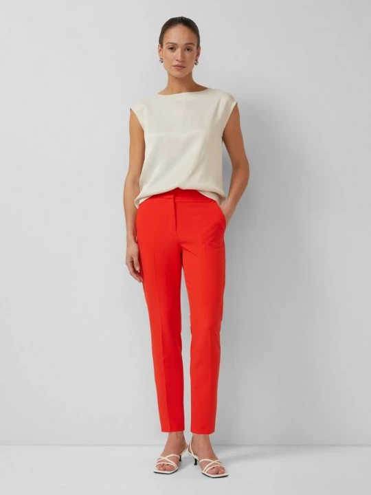 Foto van product Elegante slim-fit broek met taps toelopende pijpen en hoge tailleband s.Oliver rood