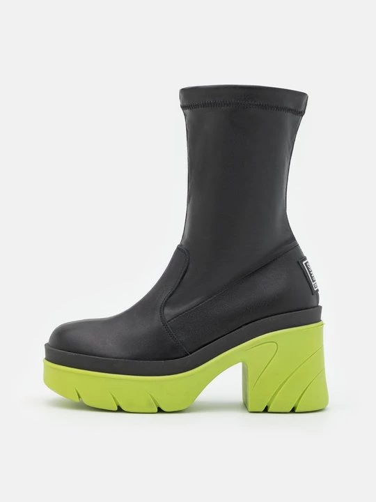 Foto van product Enkellaarsjes met hoge hak Steve Madden zwart