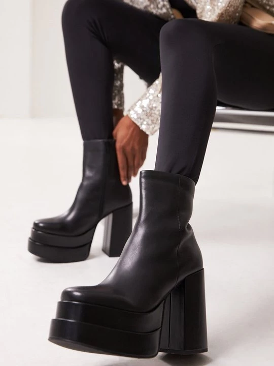 Foto van product Enkellaarsjes met hoge hak Steve Madden zwart