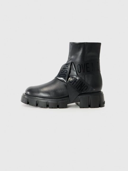 Foto van product Enkellaarsjes met plateauzool LOVE MOSCHINO zwart