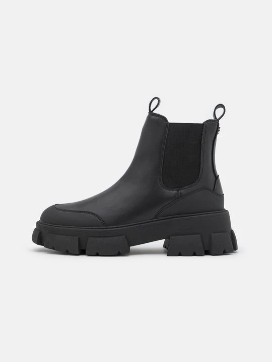 Foto van product Enkellaarsjes met plateauzool Steve Madden zwart