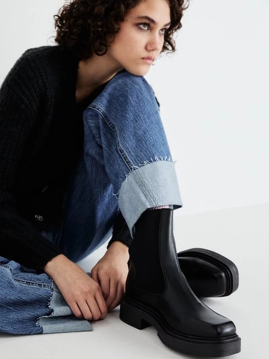 Foto van product Enkellaarsjes met plateauzool Steve Madden zwart