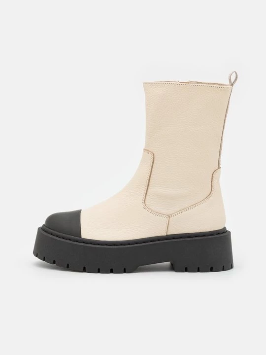 Foto van product Enkellaarsjes met plateauzool Steve Madden zwart