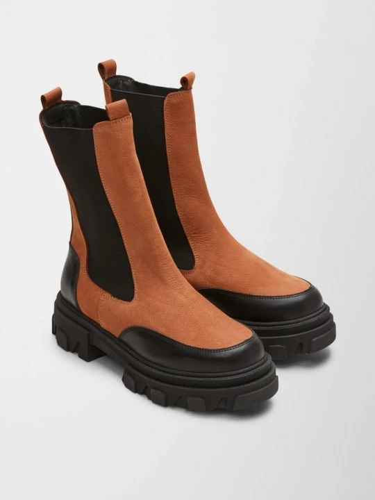 Foto van product Enkellaarsjes van een materiaalmix s.Oliver