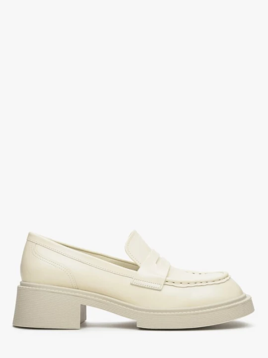 Foto van product Estro Mocassins lichtbeige