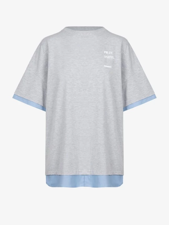 Foto van product FEMSSY Shirt 'DUA T-SHIRT WHITE' grijs